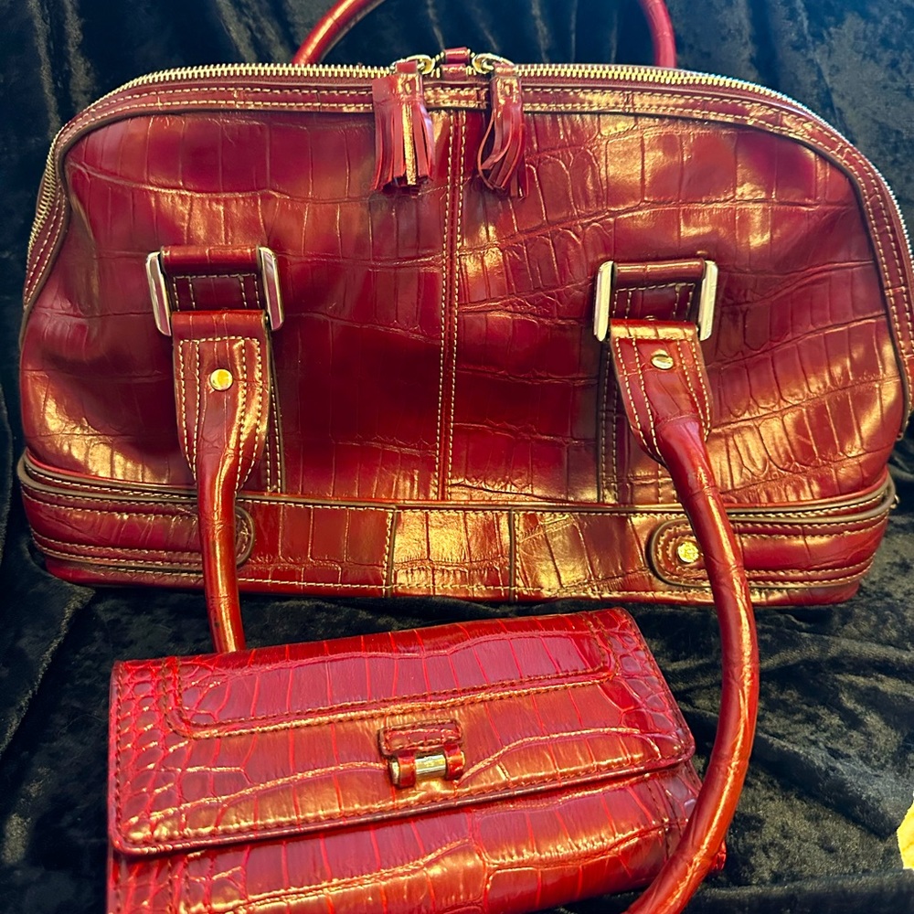Liz Claiborne Classy Red Crocodile Handbag w/Matching wallet